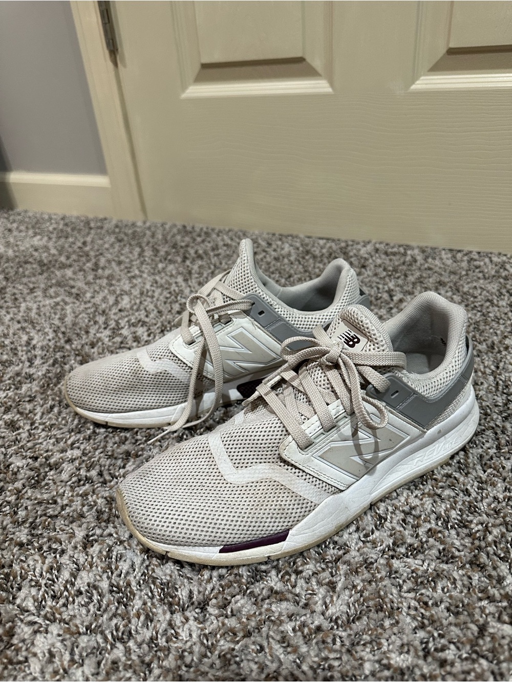 New Balance 247 Women’s Light Gray Mesh Athletic Sneakers